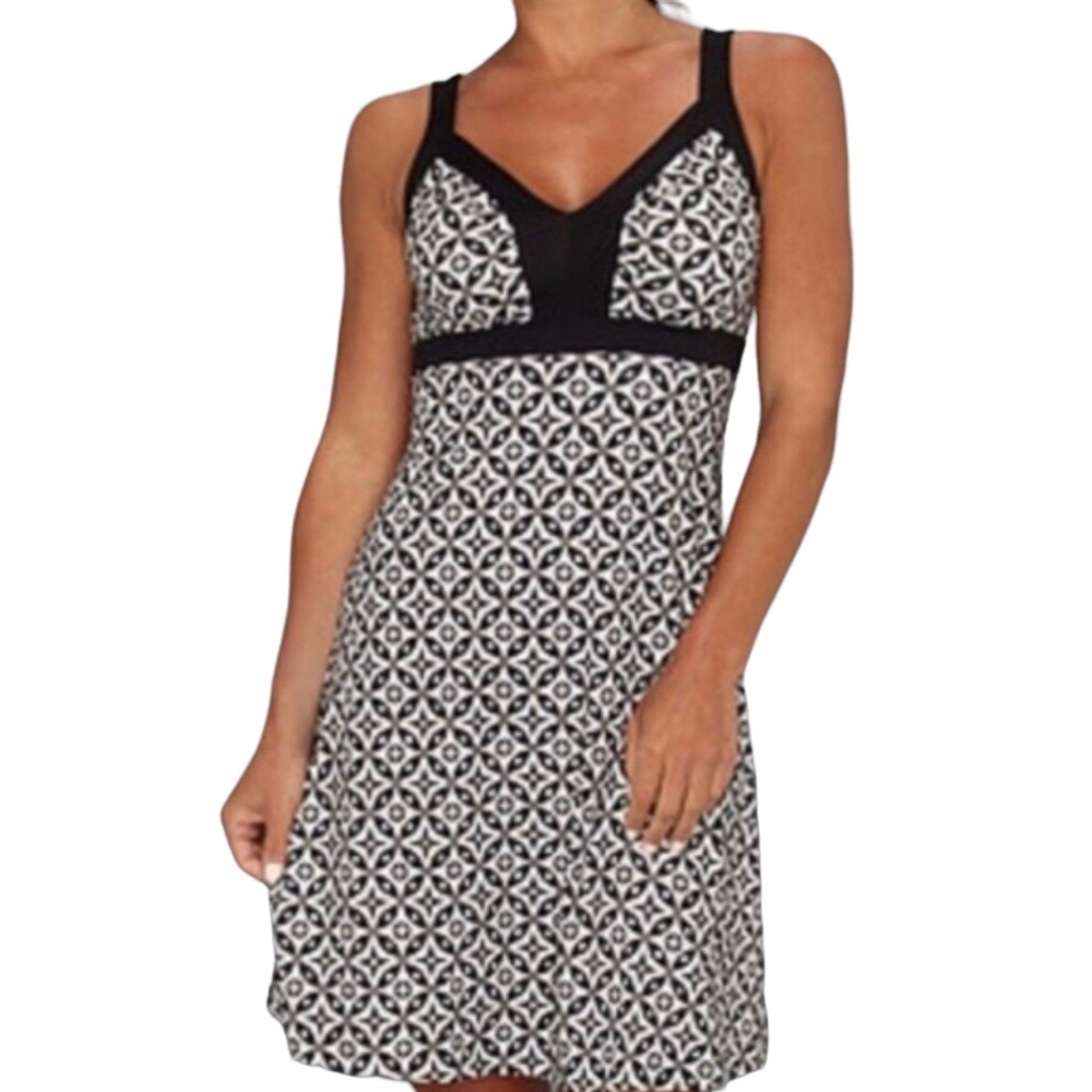 Patagonia Black/White Minette Diamond Print Dress Misses size S